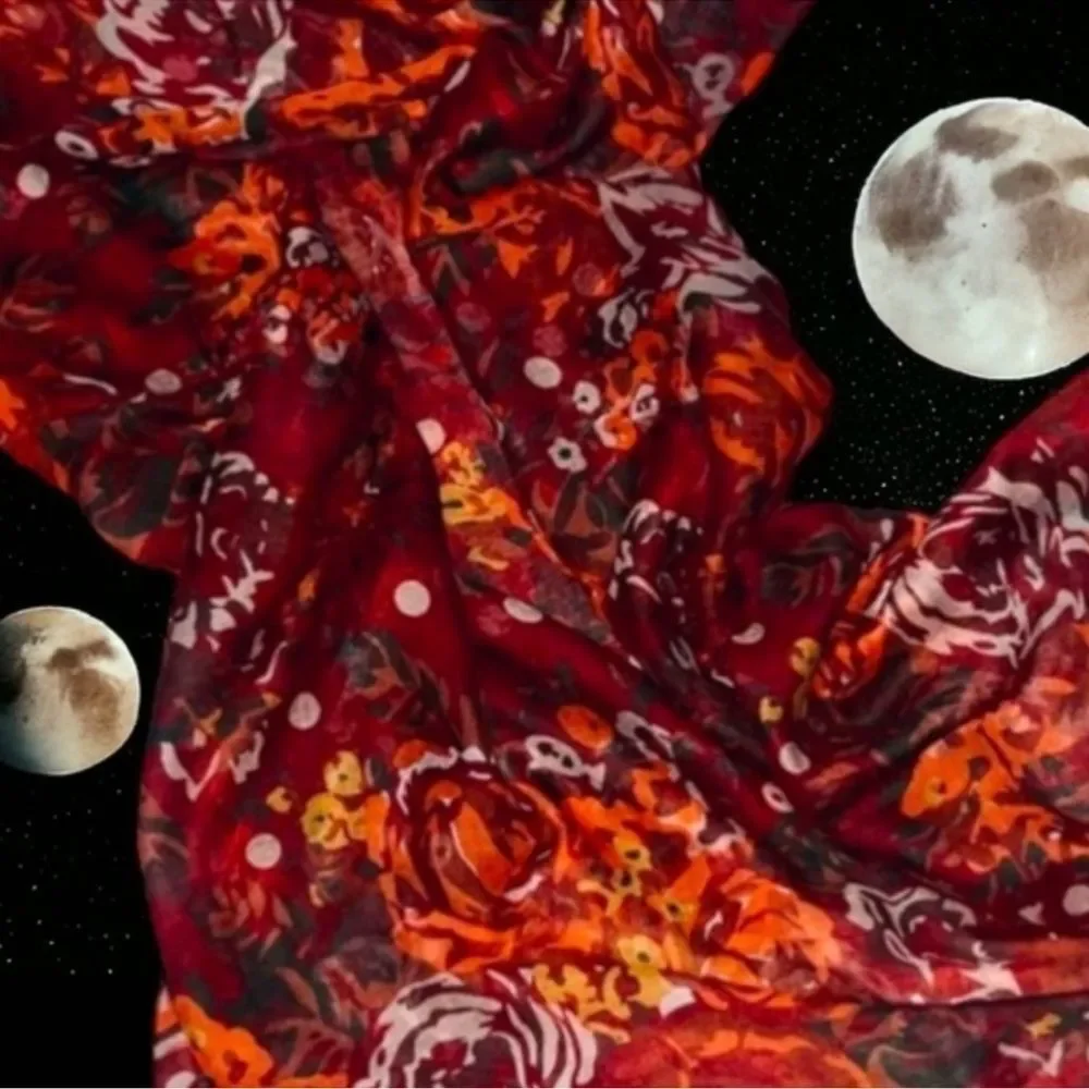Cejon Infinity Scarf Red Vibrant Floral Print Excellent Condition 🎉 Host Pick 🎉